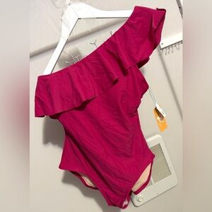 NWT One-Shoulder Ruffle Swimsuit